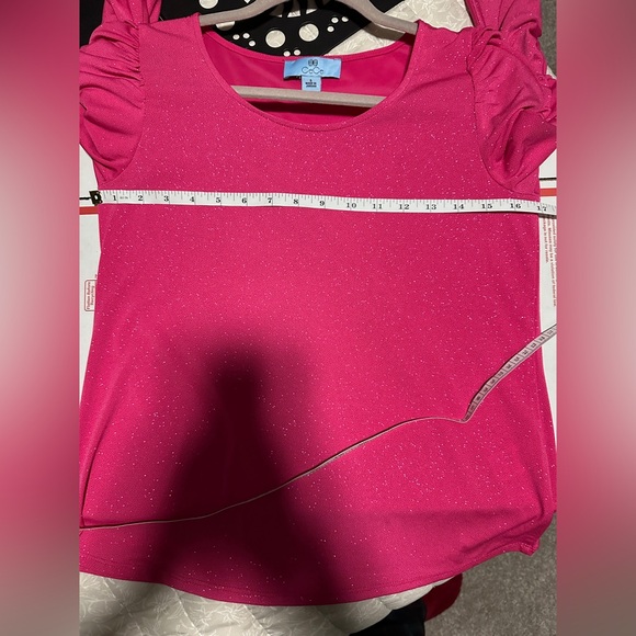 CeCe Pink Top with Shimmer NWOT Barbie Pink Small - Picture 8 of 8
